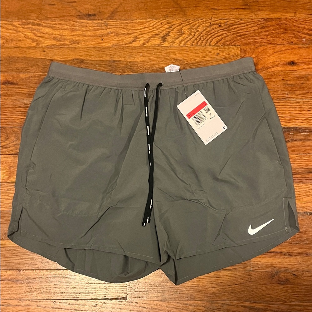 NWT Nike Stride Men's Gray Running Shorts
